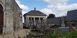Le cimetière de l\'église Notre-Dame<br>Hautot-le-Vatois